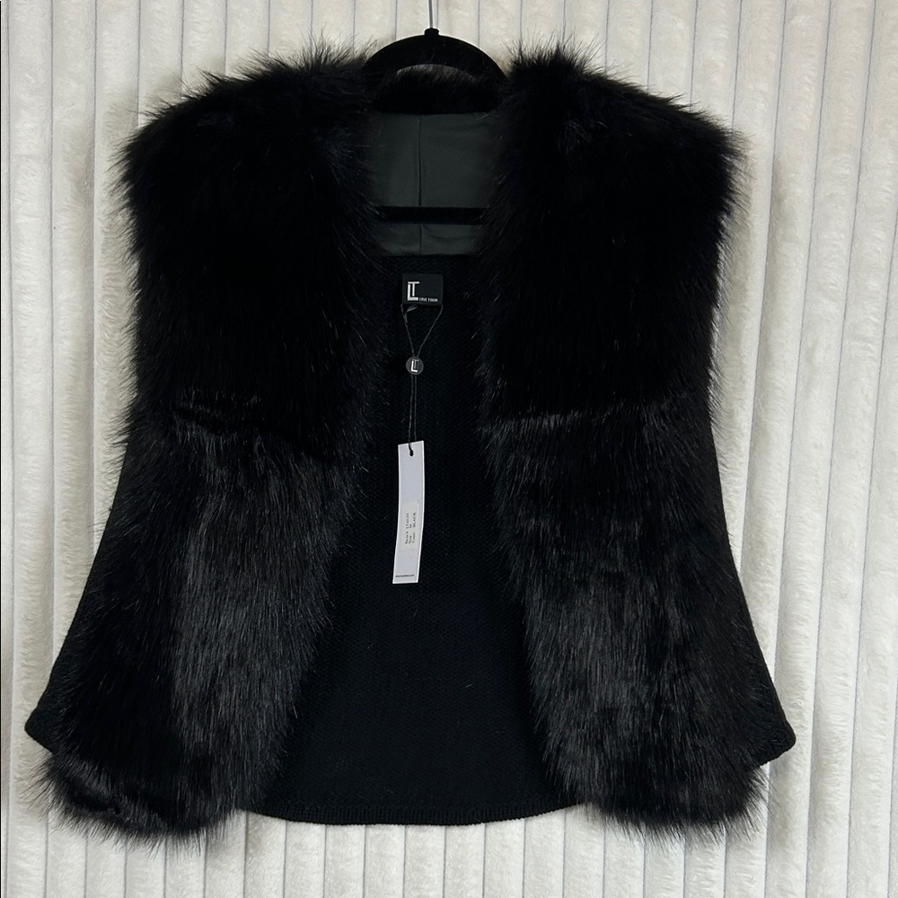NWT love token black wool blend sweater vest with faux fur full collared front M